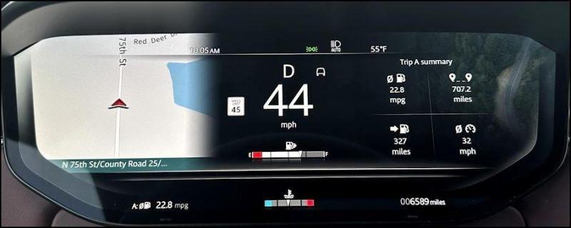 2023 range rover sport se main gauge display