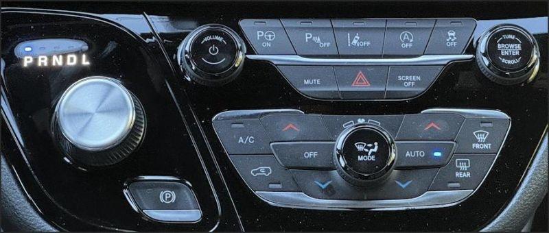 2023 chrysler pacifica limited awd s climate controls