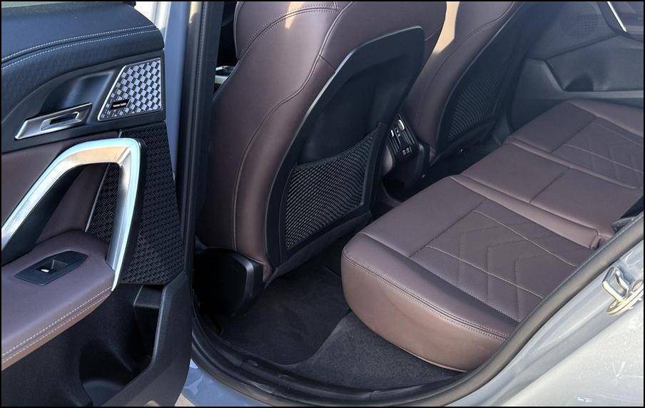 2024 bmw x2 - rear legroom