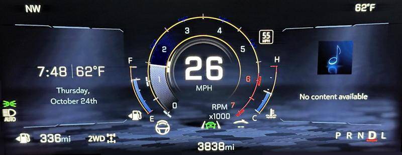 2024 chevy traverse z71 awd - main driver's info display