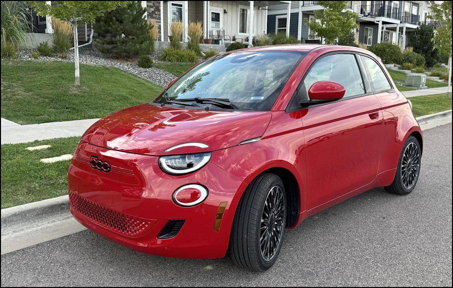 2024 fiat 500e - exterior front