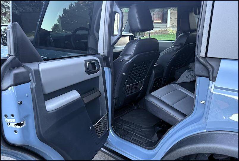 2024 ford bronco everglades - rear leg room