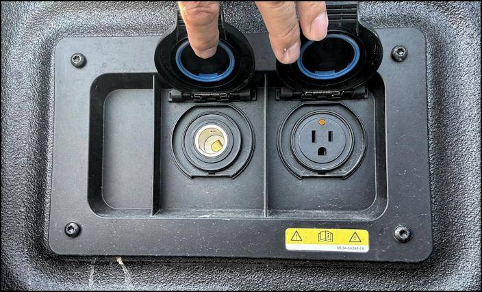 2024 ford ranger raptor - power outlets in truckbed