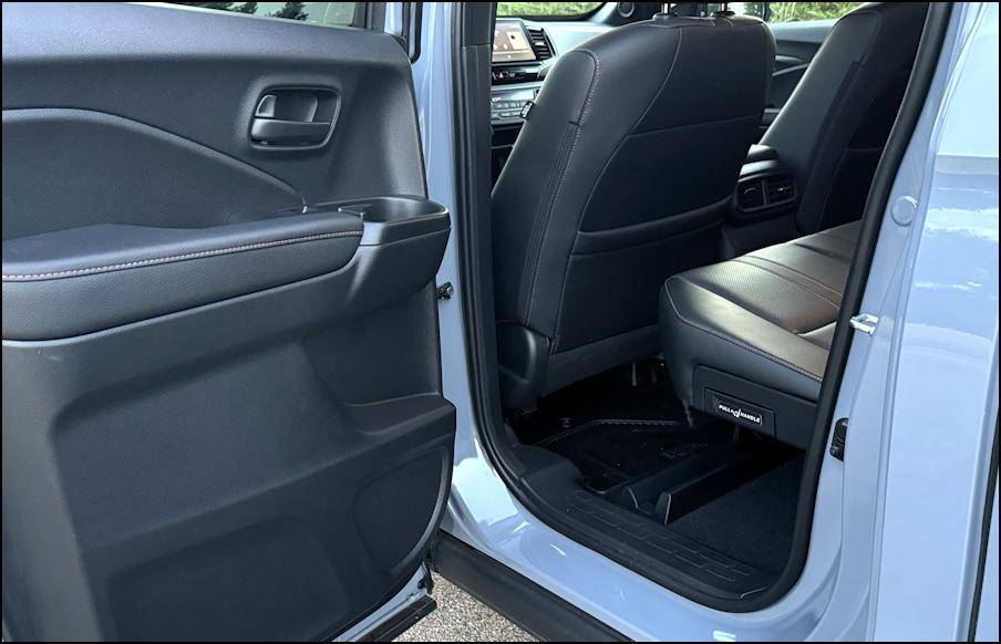 2024 honda ridgeline trailridge - rear legroom