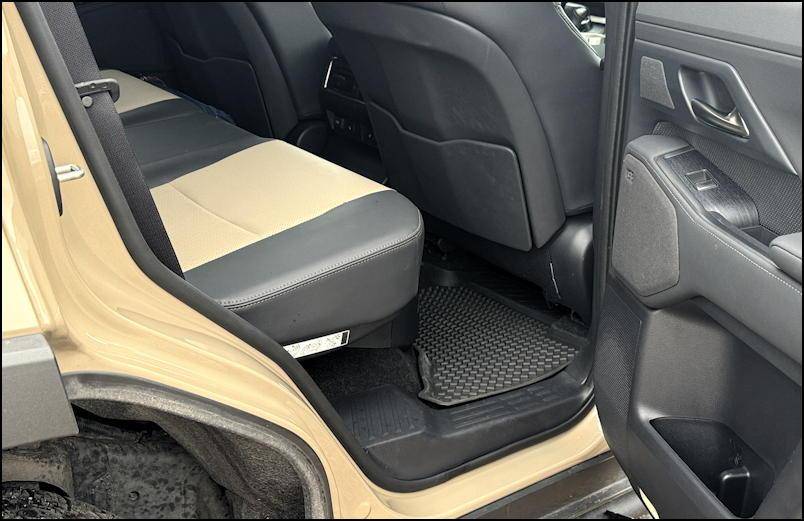 2024 lexus gx550 overtrail interior rear passenger leg room