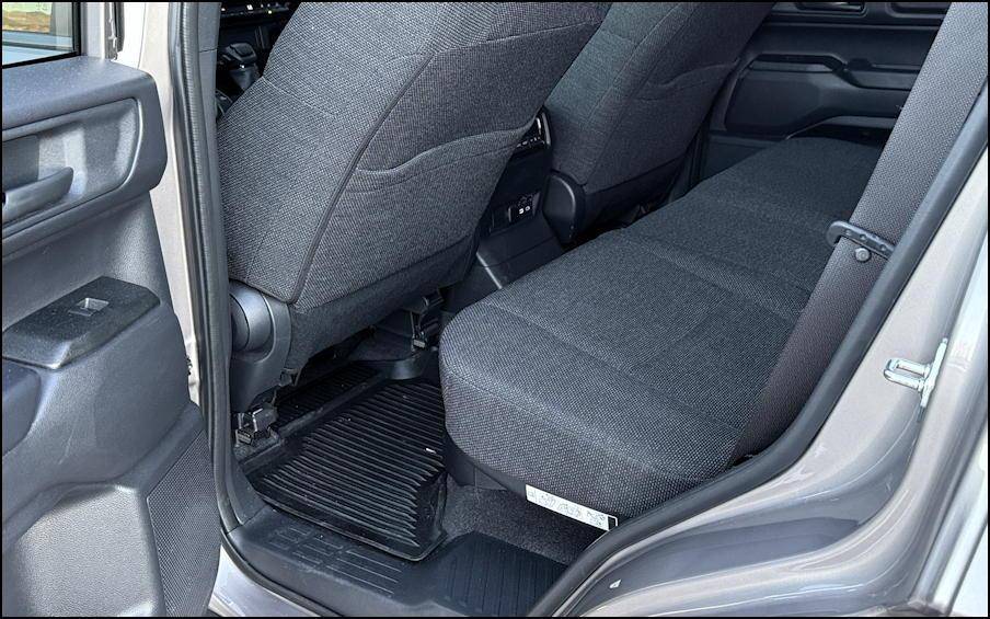 2024 toyota landcruiser 1958 - rear leg room seats