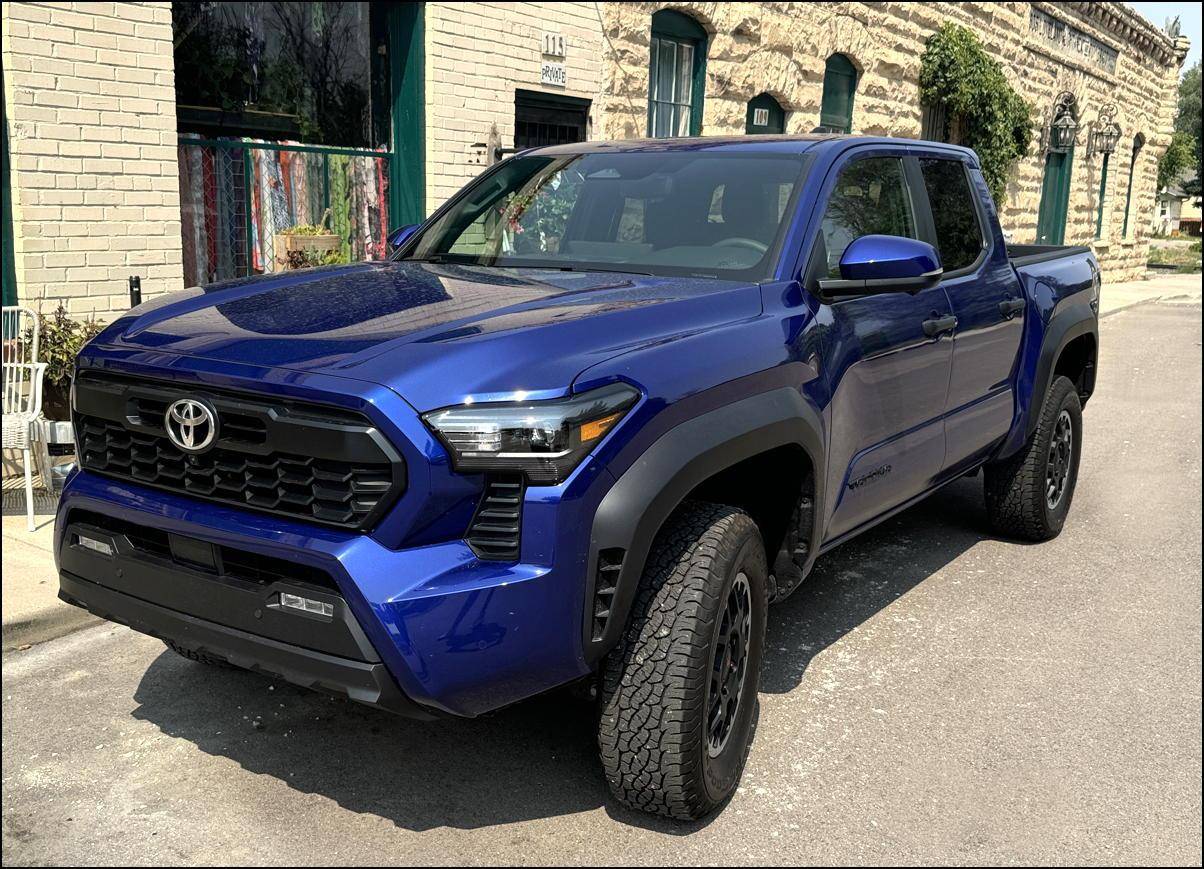 2024 toyota tacoma trd 4x4 off-road double cab