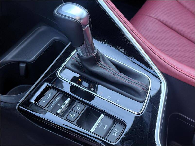 2025 acura adx awd aspec - center console and gear shift