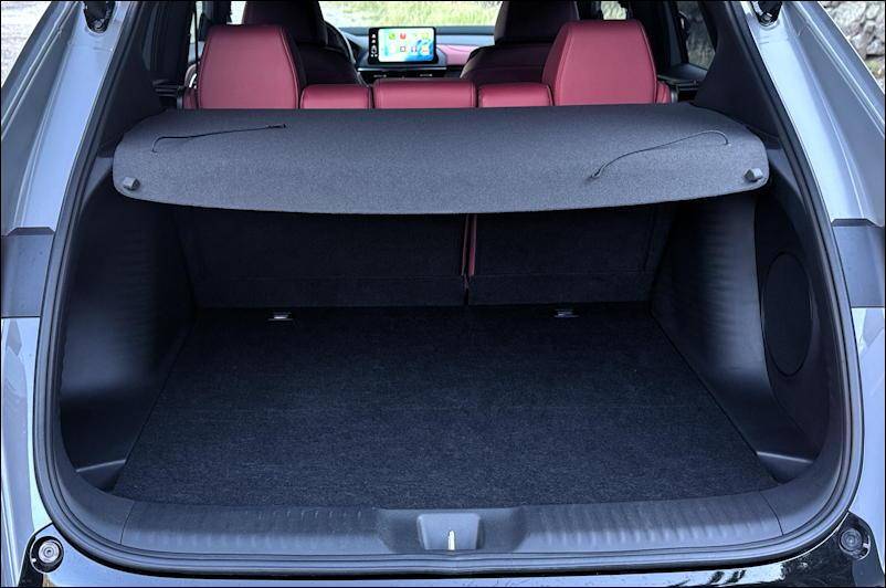 2025 acura adx awd aspec rear cargo space