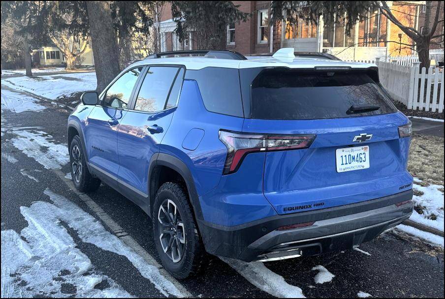 2025 chevrolet equinox activ awd - rear exterior white and blue