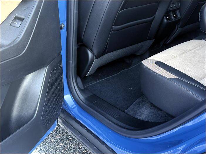 2025 chevrolet equinox activ awd - back seat rear legroom