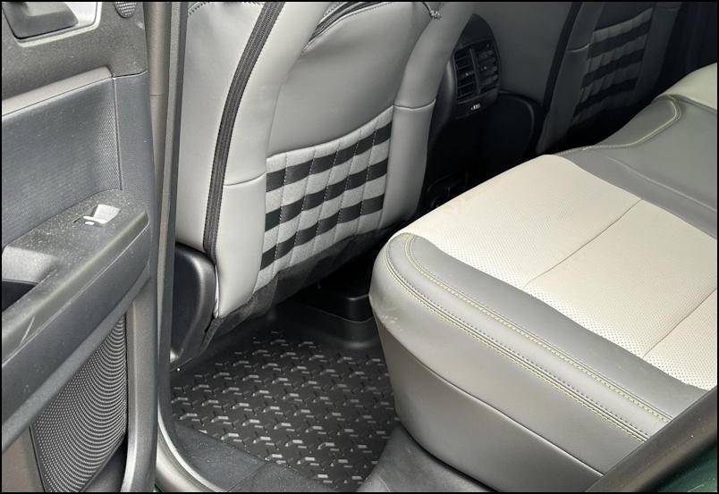2025 ford bronco sport badlands - interior rear legroom