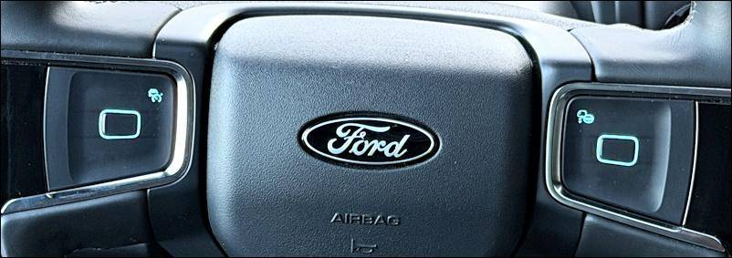 o2025 Ford Expedition Tremor 4x4 Steering Wheel Crossbar