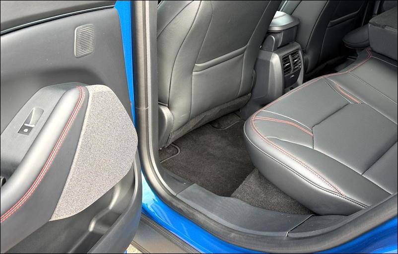 2025 ford mustang mach e - rear legroom