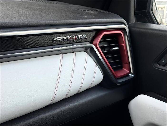2025 gmc canyon 4wd at4x aev - interior dashboard details finish colors