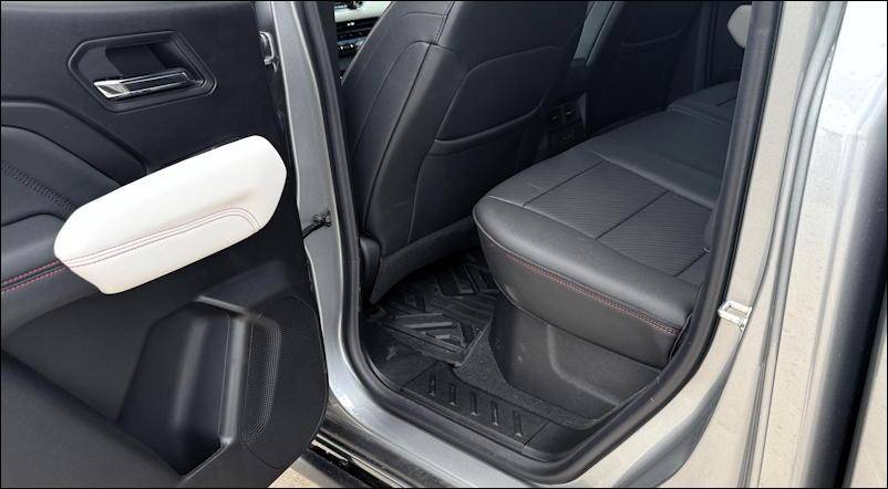 2025 gmc canyon 4wd at4x aev - rear legroom, or lack thereof