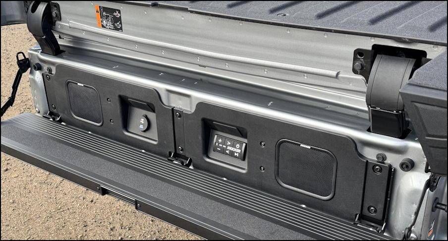 2025 gmc sierra 1500 at4x - exterior knocker audio system in tailgate