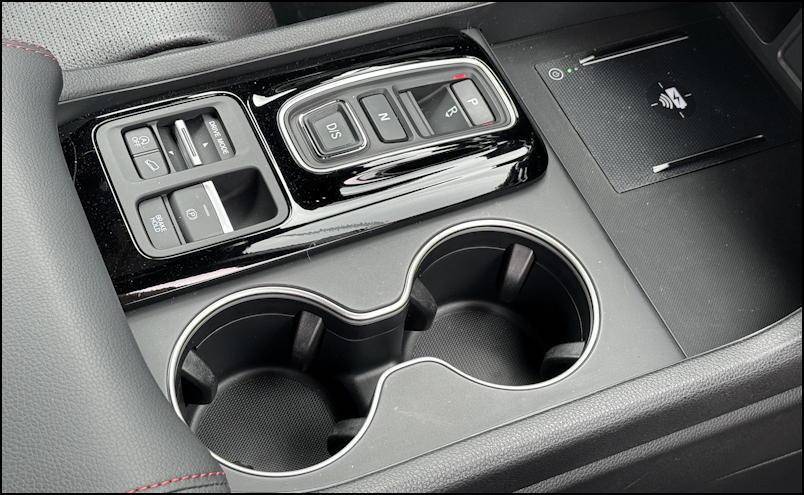 2025 honda pilot - center console