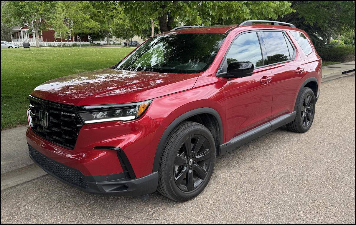 2025 Honda Pilot AWD Black Edition