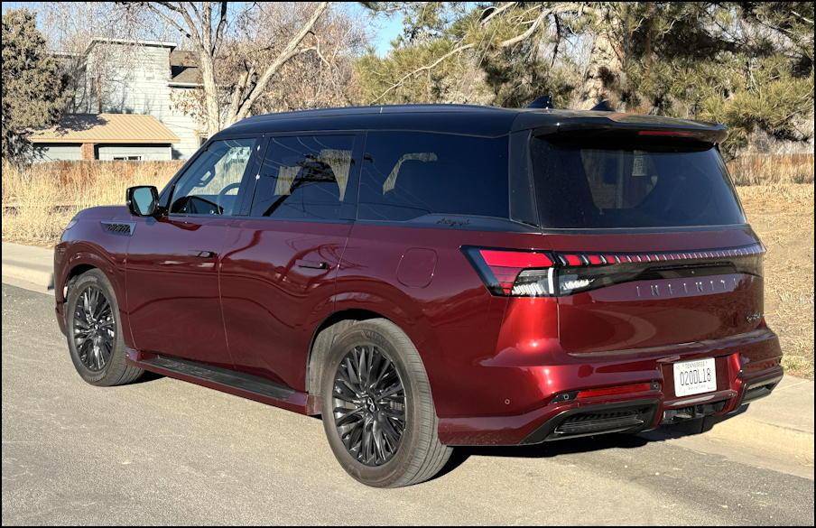 2025 infiniti qx80 autograph - rear exterior with snow