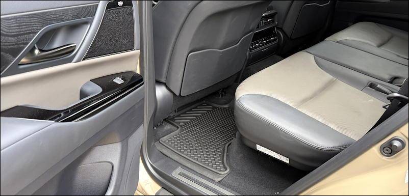 2025 lexus lx 700h rear legroom, driver's side