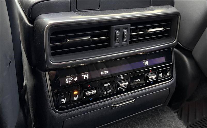 2025 lexus lx 700h - rear passenger climate controls