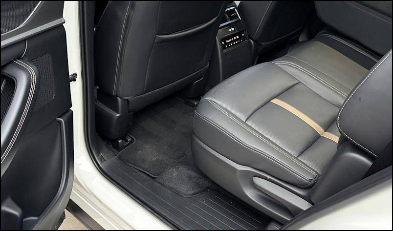 2025 mazda cx70 phev - rear legroom