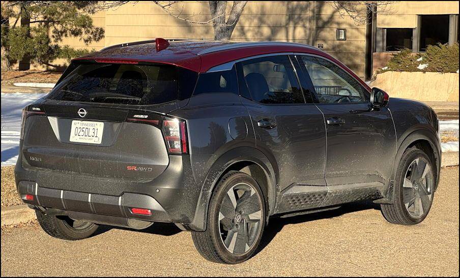 2025 nissan kicks sr - exterior rear view