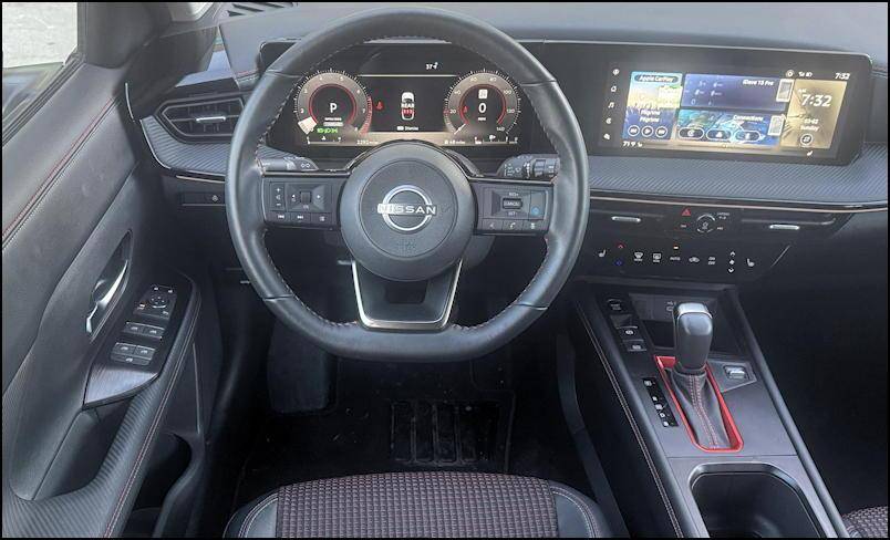 2025 nissan kicks sr - interior dashboard