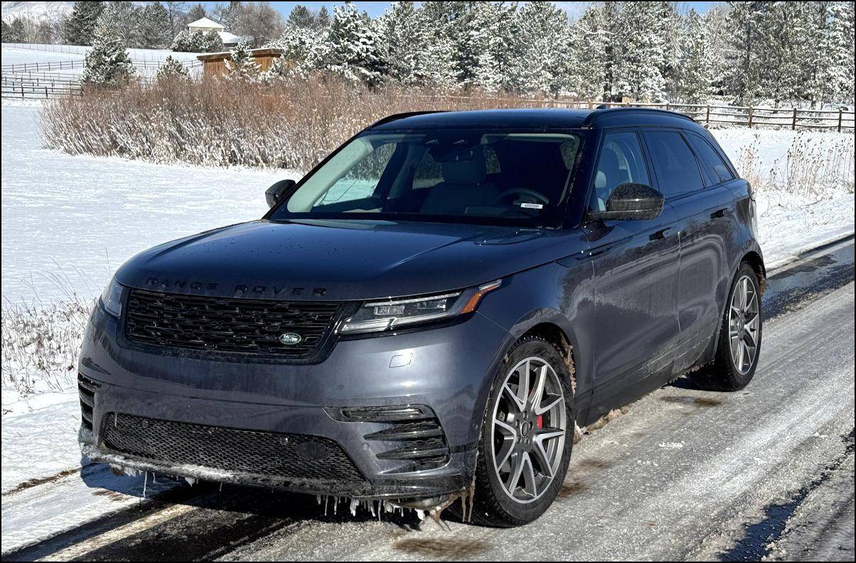 2025 Range Rover Velar SE Front View in the Snow