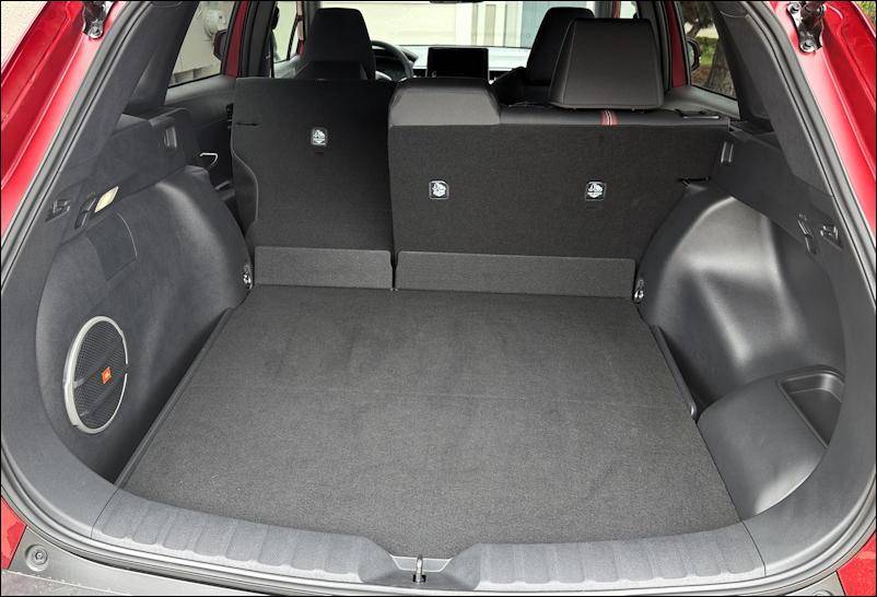 2025 toyota corolla cross - rear cargo space