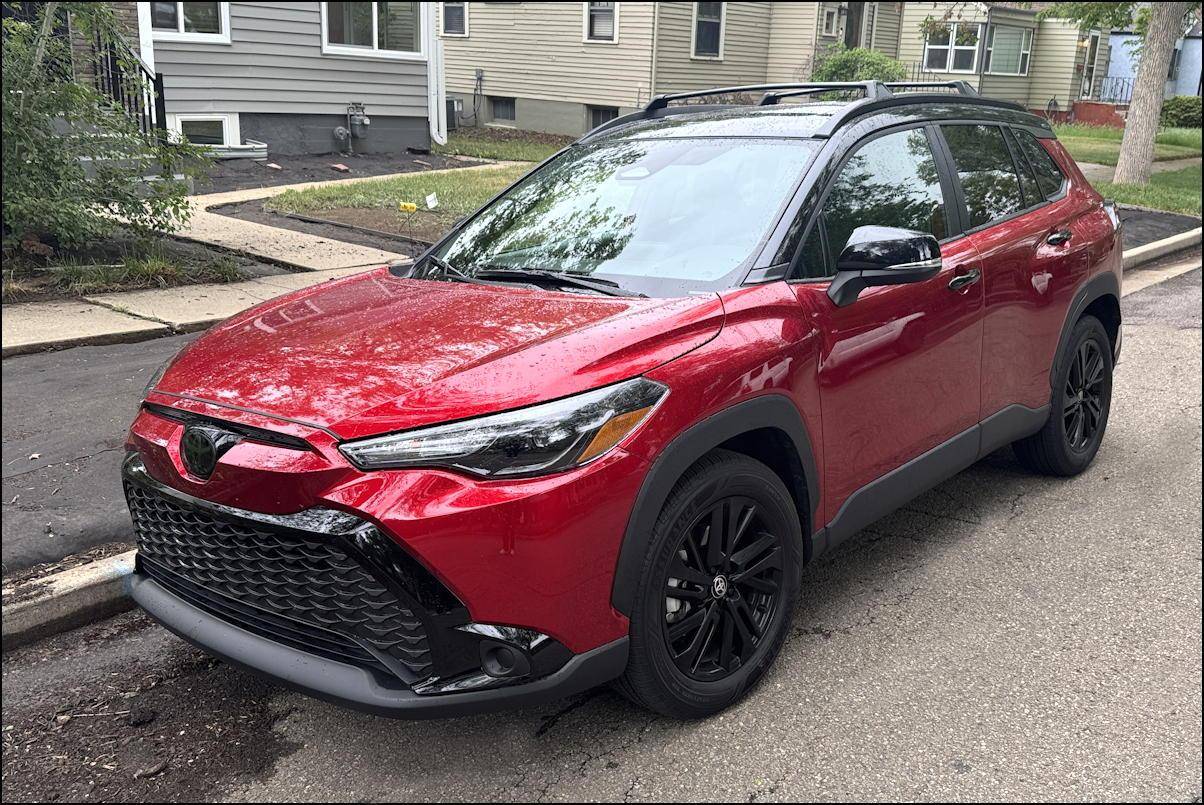 2025 Toyota Corolla Cross HV Nightshade (red)