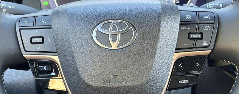 2025 toyota crown signia ltd - steering wheel