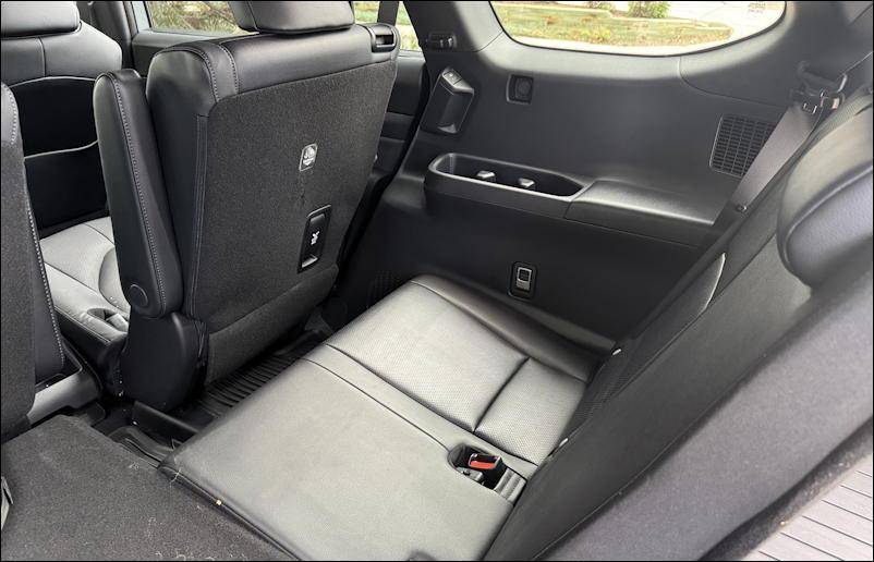 2025 toyota grand highlander nightshade hybrid - third row legroom and cupholders
