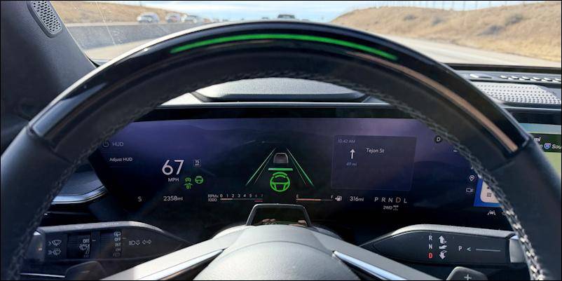 2026 Buick Enclave Sport Touring SUV Super Cruise in Action