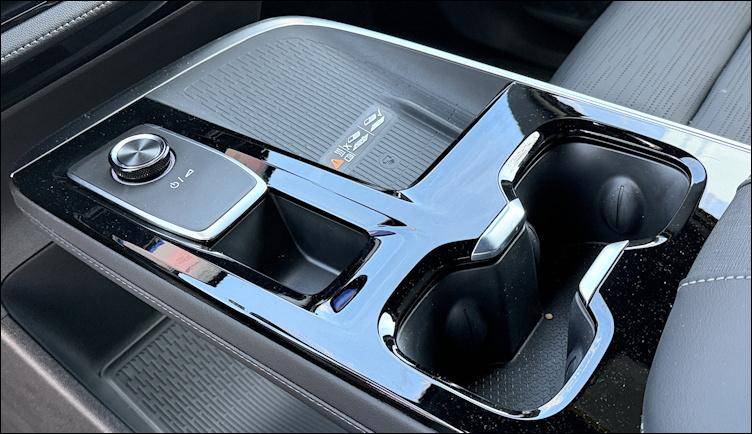 2026 Buick Enclave Sport Touring SUV Center Console