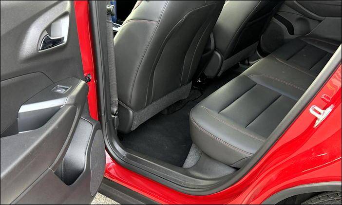 2026 chevy trax 2rs - rear legroom