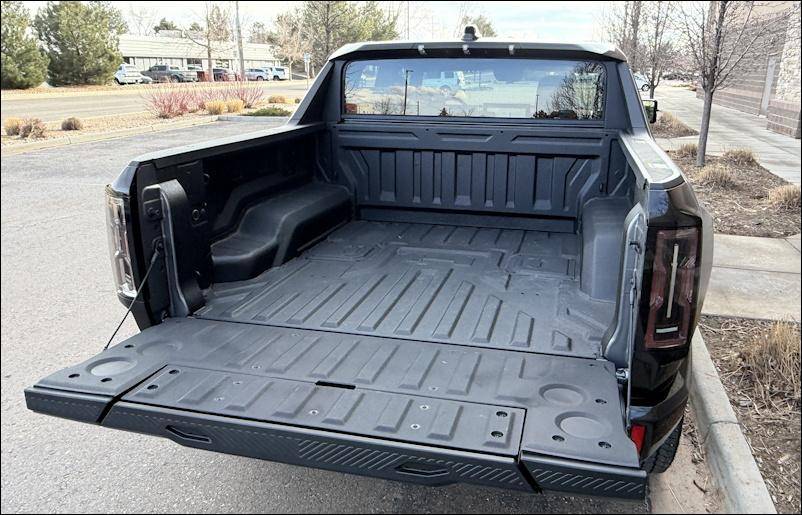 2026 GMC Hummer EV 3X Pickup - Rear Truckbed