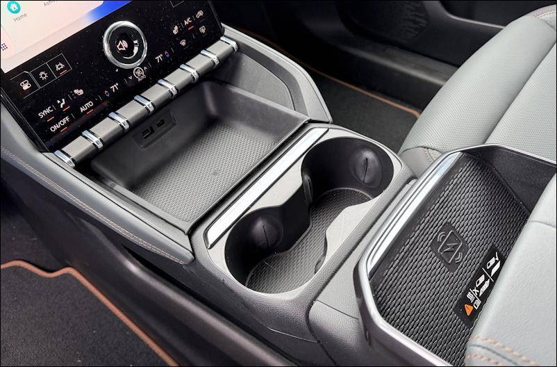 2026 gmc terrain at4 awd - center console