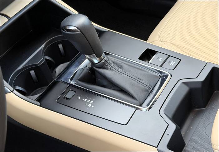 2026 mazda cx-5 premium plus - center console