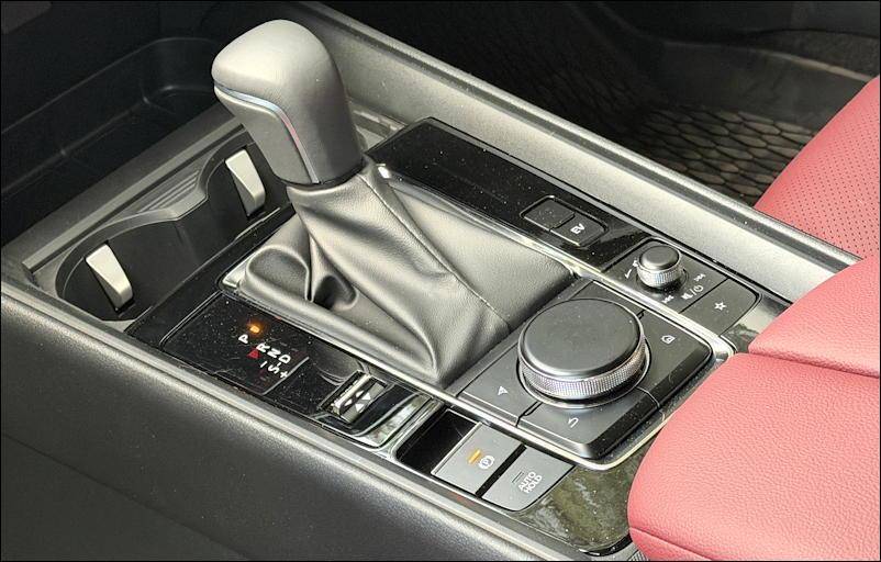 2026 mazda cx50 hybrid center console gear shift