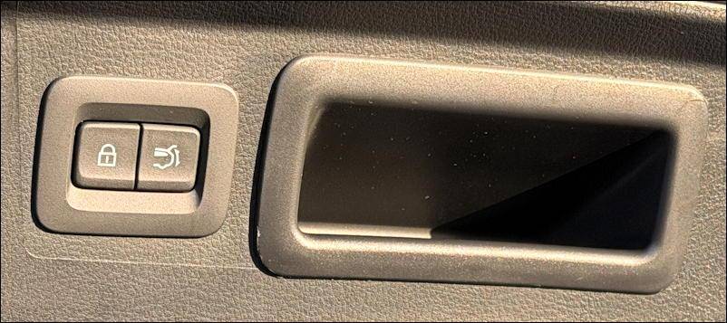 2026 mazda cx50 hybrid smart hatch control buttons