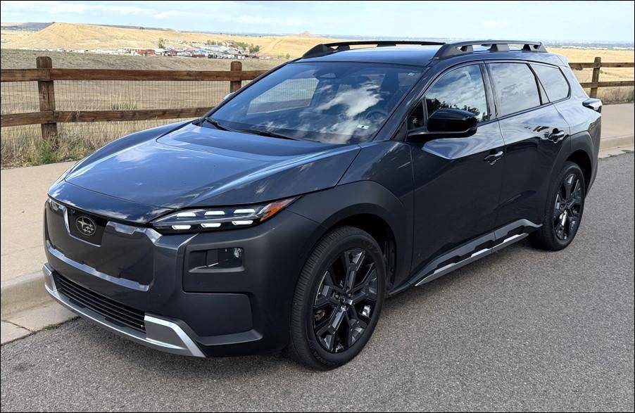 2026 subaru trailseeker touring - exterior front