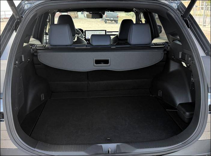 2026 subaru trailseeker touring rear cargo compartment space
