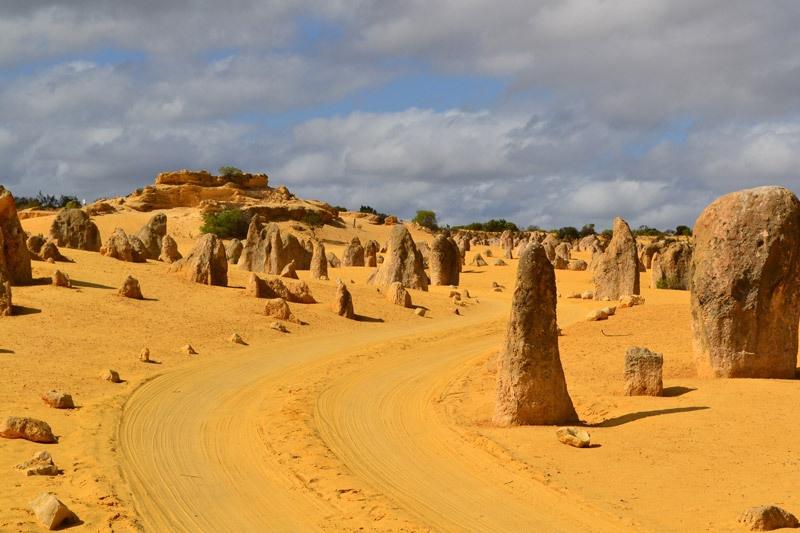 the pinnacles western australia namburng national park