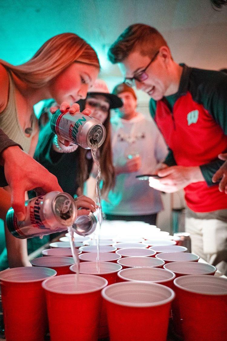 beer pong college party