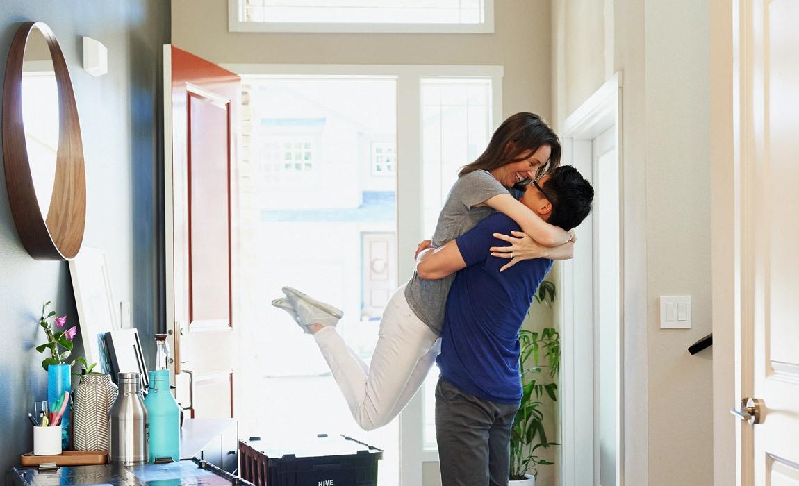what to consider before you move in with your girlfriend or fiancee
