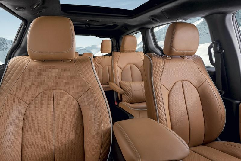 interior of 2021 chrysler pacifica