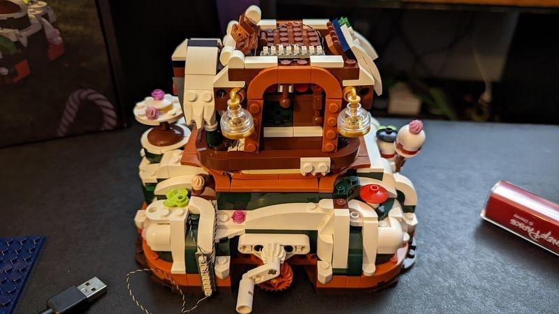 House of Sweets Light Up Gingerbread House from Wholefun