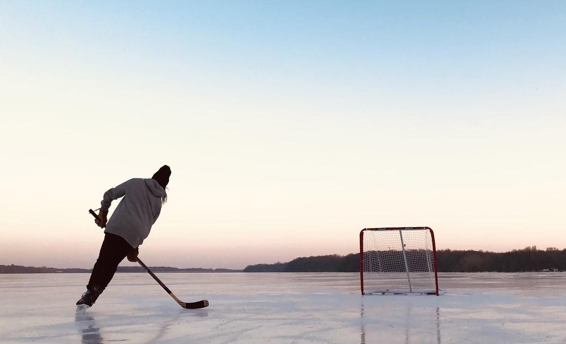 hockey can be a confusing sport at first so here's some tips on how to understand it.